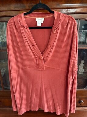 Tru Luxe Jeans Ribbed Henley Top in Coral